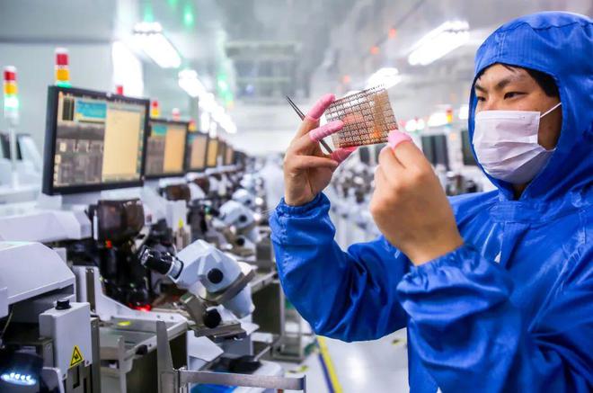 南京日报：长晶科技加快功率器件国产替代步伐(图2)