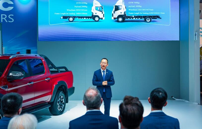 “中国智造”彰显创新实力江淮汽车“智”造精品亮相2024世界制造业大会(图4)