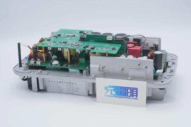 深度拆解迈源电气新能源汽车车载充电机发现内置格力功率器件(图1)