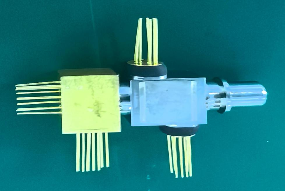 友阳光电推出50GCOMBOOLT光器件EVT样品BOX+TO混合封装兼容三代网络(图2)