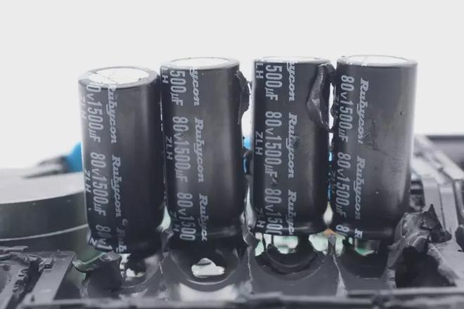 多品牌微型逆变器内部高压电容对比看那些厂商更受青睐？(图9)