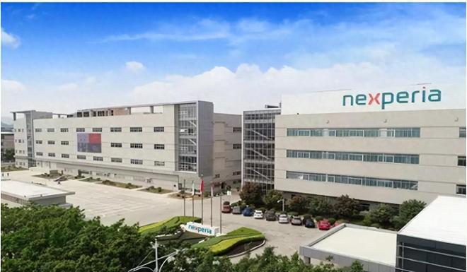 荷兰硬夺中资芯片公司中国禁令反制更糟的是：光刻机或遭停产(图1)