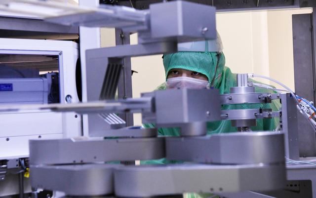 西北首条8英寸高性能特色工艺半导体生产线正式投产(图1)