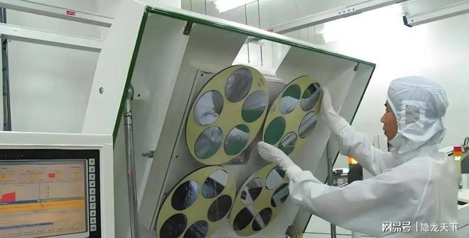 光刻机巨头开始慌了中国造不成光刻机但是要造一个工厂！(图4)
