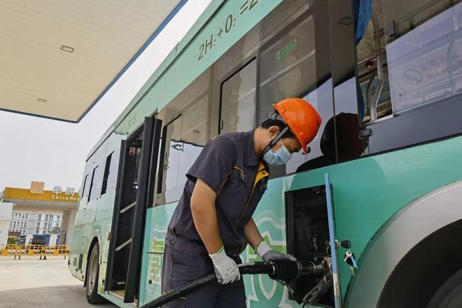 聚焦两会｜华润加速布局(图18)